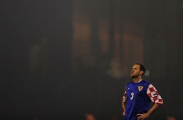 УЕФА глоби Сърбия с 50 бона, Шимунич отнесе два мача наказание