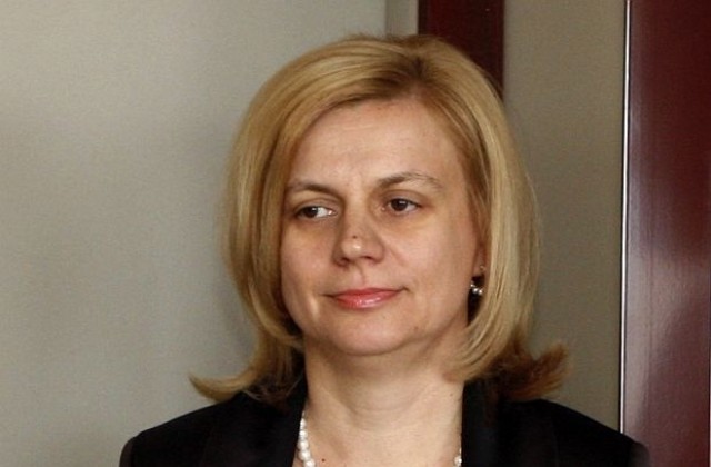Министър Терзиева открива конференция по пътищата
