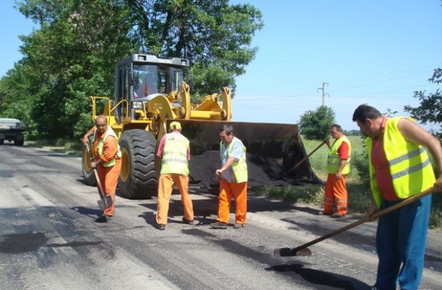 Рехабилитираха 18 км второкласни и третокласни пътища в Добричко