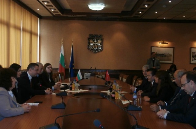 Търсим помощ от Кристалина Георгиева за създаване на спасителен морски център