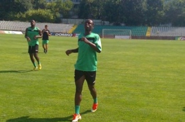 Божилов и Окоро до последно под въпрос срещу Литекс