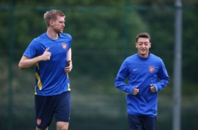 Мертезакер отговорен за скоростната адаптация на Йозил