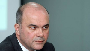Замразяване на стажа и възрастта за пенсия догодина би струвало