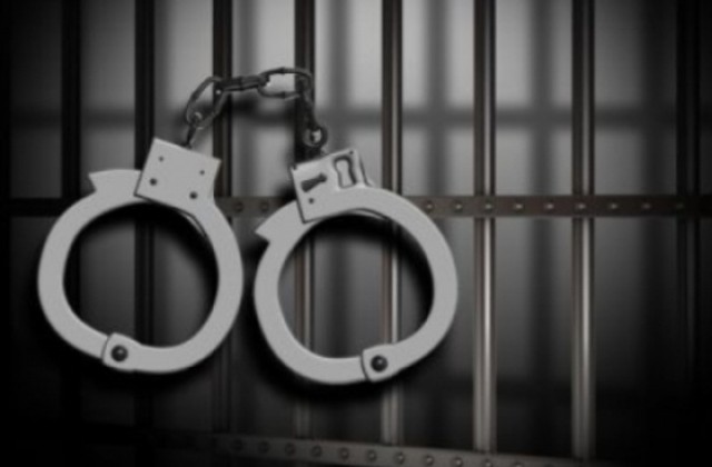 Иманяр разкопава средновековна крепост, арестуват го