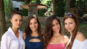 Фенклуб подкрепя Ива Ангеличева и нейната група в Х FACTOR