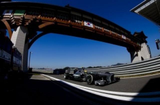 Хамилтън най-бърз и във втората тренировка