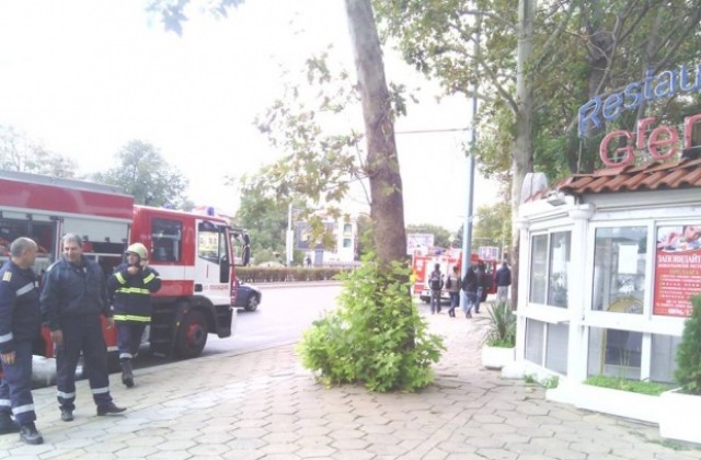 Пожар горя в ресторант срещу пощата