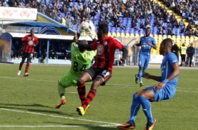 Кротко и полека, Левски и Локо София си стиснаха ръцете за по точка на Герена