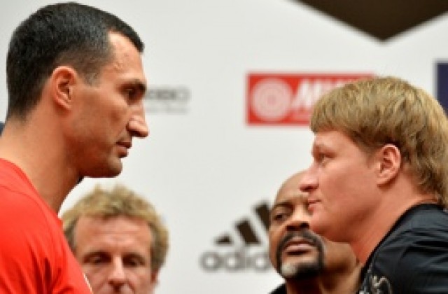 Кличко смачка непобедения Поветкин, следва мечтаният мач Пулев-Кличко