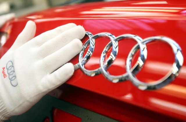 Audi пуска кросоувър-мъник