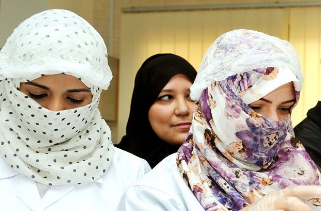 Разрешиха жени да адвокатстват в Саудитска Арабия