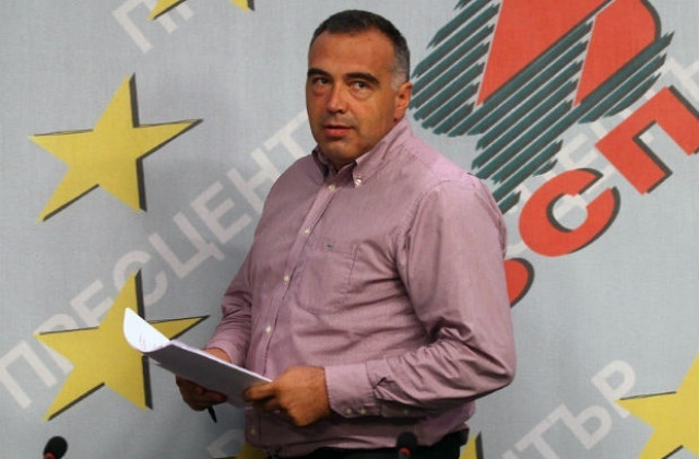 Парламентът е заложник на „Атака”, признава Антон Кутев