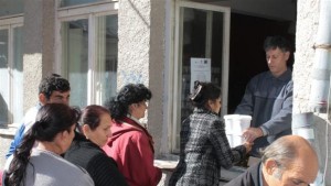 БЧК раздава помощи в хранителни продукти