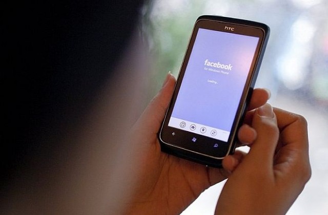 Хората се срещат реално само с 10% от приятелите си във Фейсбук