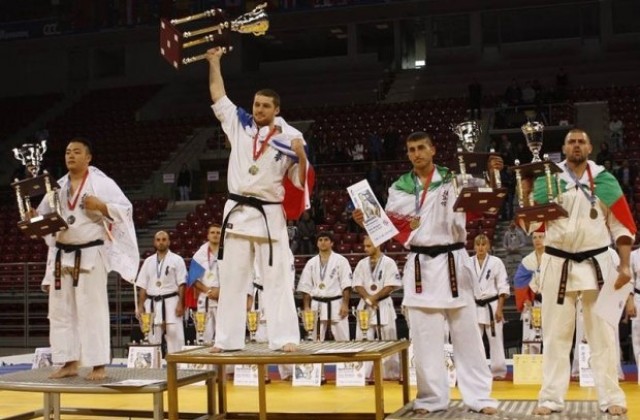 Христо Георгиев с бронз от Световното първенство по карате киокушин