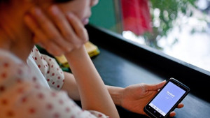 Иран няма да открива достъпа до Фейсбук