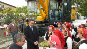 Кметът даде старт на последния етап от канализацията на Тополи