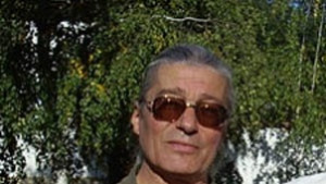 Почина дърворезбарят Петър Лазаров