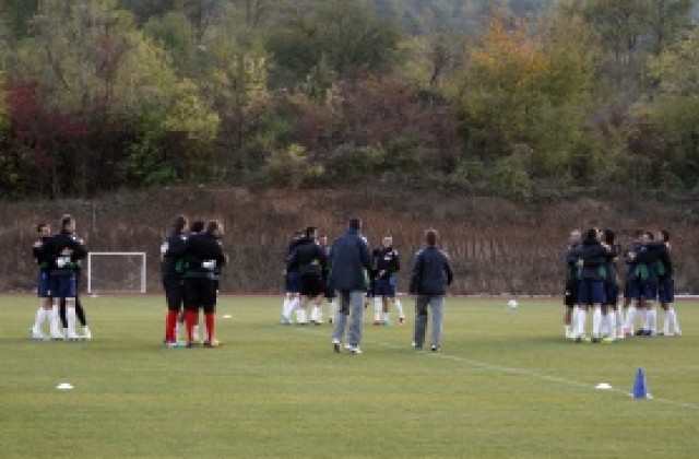 СНИМКИ: Любо нареди прегръдки за националите