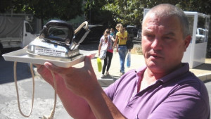 Росен Марков подарява фикус на Атака