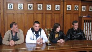 Световната шампионка Венелина Поптолева с награда от Общината