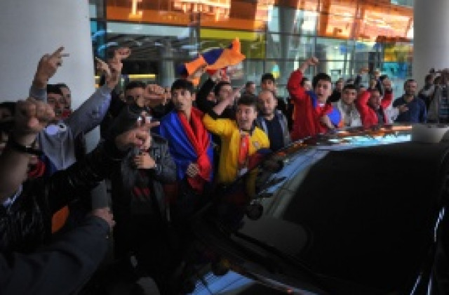 Атаката срещу българската делегация - режисирана?