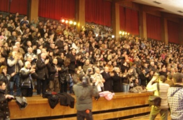 Кметът на Дупница търси пари за спортната зала с писмо до НС