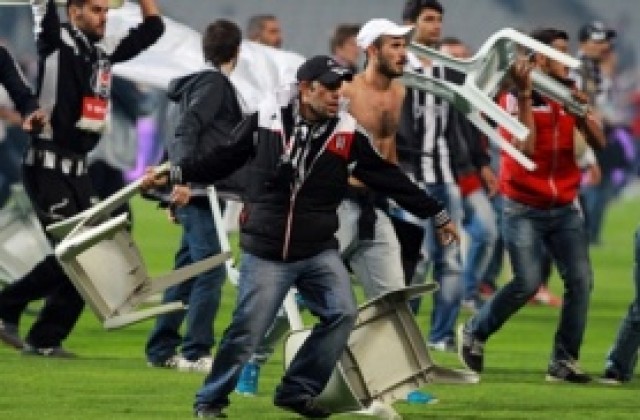 Бешикташ ще играе четири мача пред жени и деца