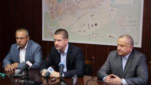 Пазарът готов в срок откриват новата спортна зала до дни