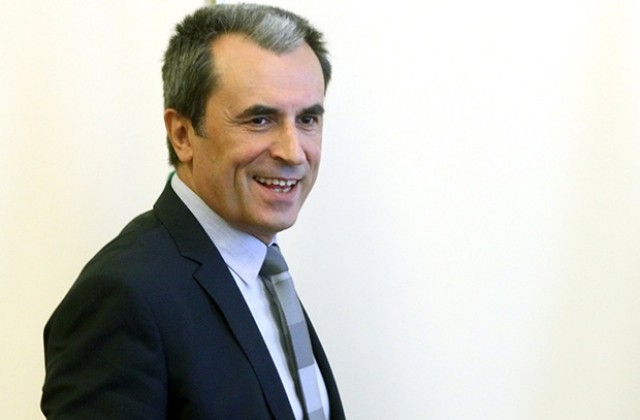 Орешарски: Не е реалистично да удължим мораториума върху изкупуване на земя от чужденци