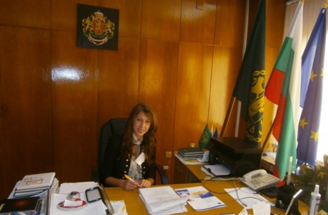 Ученици от Елена станаха общинари за един ден