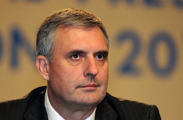 Калфин: Няма как кабинетът да работи при неработещ парламент