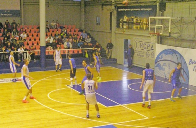 Черно море порт Варна победи ИУ в последната си контрола