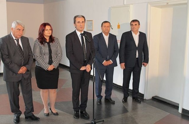 Ще бъдат осигурени допълнително 35 млн. евро във фонд ФЛАГ, обеща Орешарски