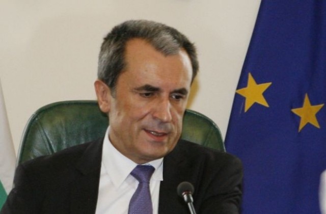 Съкращенията в държавната администрация няма да са 10%, заяви Орешарски