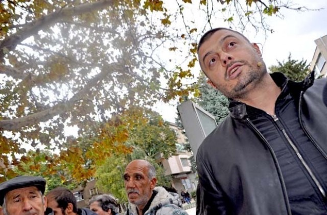 Бареков поиска оставката на Кристалина Георгиева заради драмата с бежанците