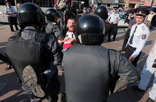 Безредици в Москва заради убийството на младеж