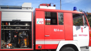 Късо съединение подпали фирмен офис на автосервиз в Кюстендил