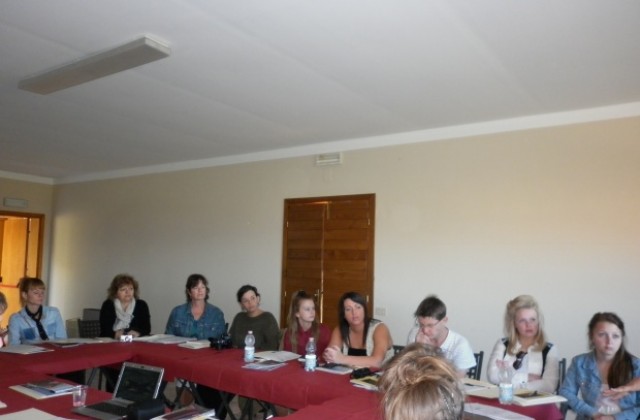 Учители дискутираха обучението по екотуризъм на среща в Италия