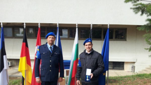 Отличиха варненски данъчен с медал в Косово