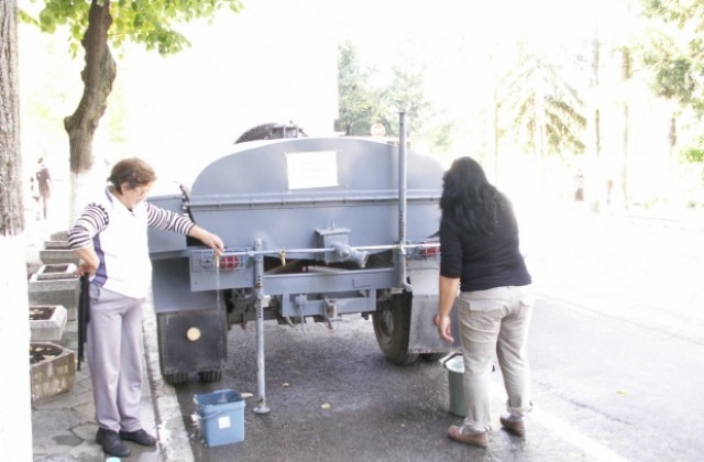 Три цистерни от Разград доставят вода за Омуртаг