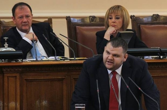 Пеевски и Цонев внасят законопроекта за офшорките и медиите