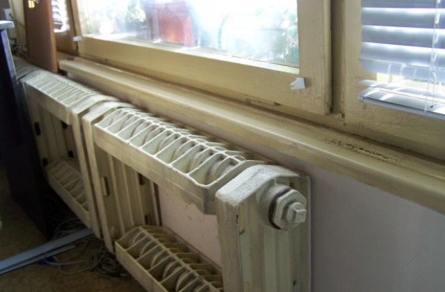 Колективен иск срещу ЕВН предявиха от Комисията за защита на потребителите