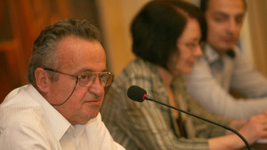 Почина писателят Николай Петев