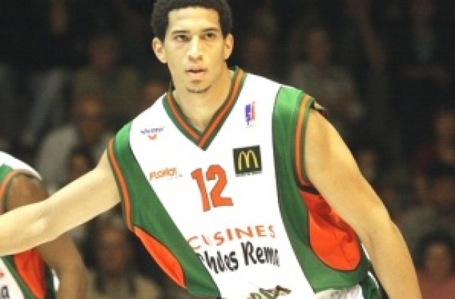 Световен медалист заменя Роби Джаксън в баскетболния Спартак