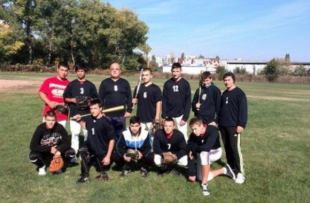 Бизоните“ от Благоевград с интерес към  разградски бейзболист