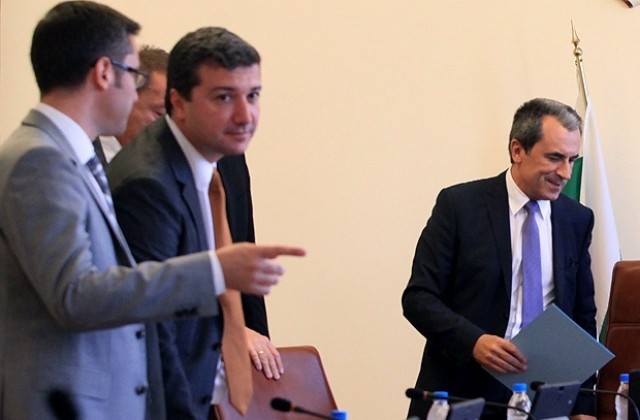 Правителството ще гласува допълнителни средства за училища и детски градини