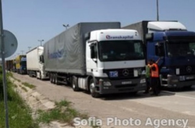 Засякоха 27 шофьори с превишена скорост по време на операция TISPOL