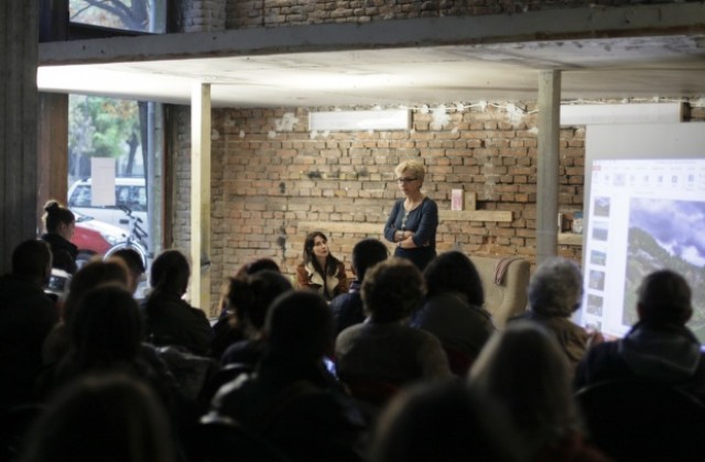 Ася Кулева представи романа си „Марципаненият чехъл“ в Русе