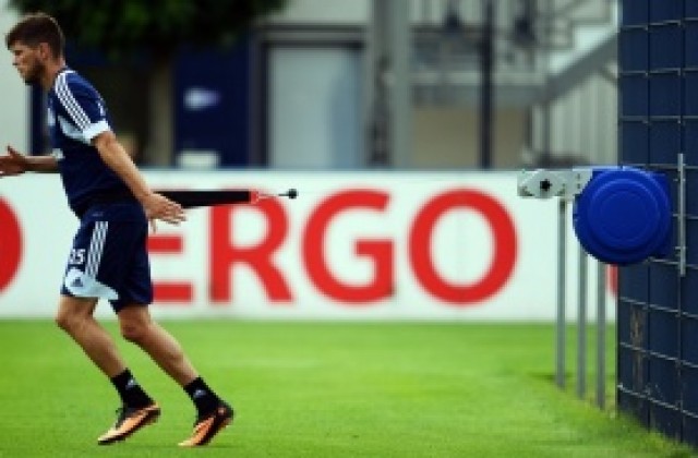 Хунтелаар с първа тренировка от 2 месеца и... нова контузия